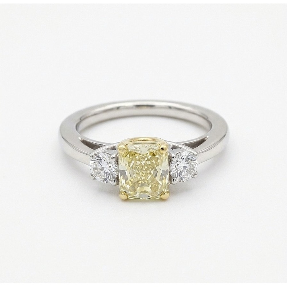 1.07 Ct Fancy Light Yellow VVS2 Natural Diamond Ring 18K White Gold Radiant GHI
